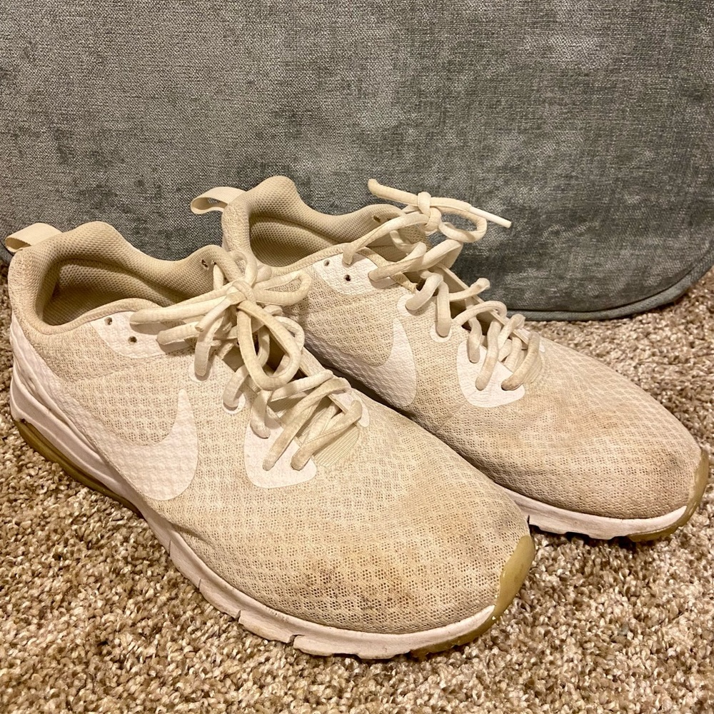 White Nike tennis shoes